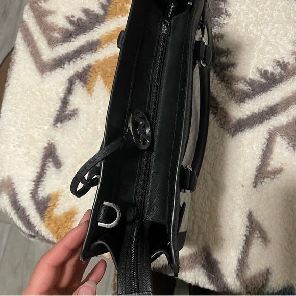 Michael Kors Bag - Picture 5 of 10